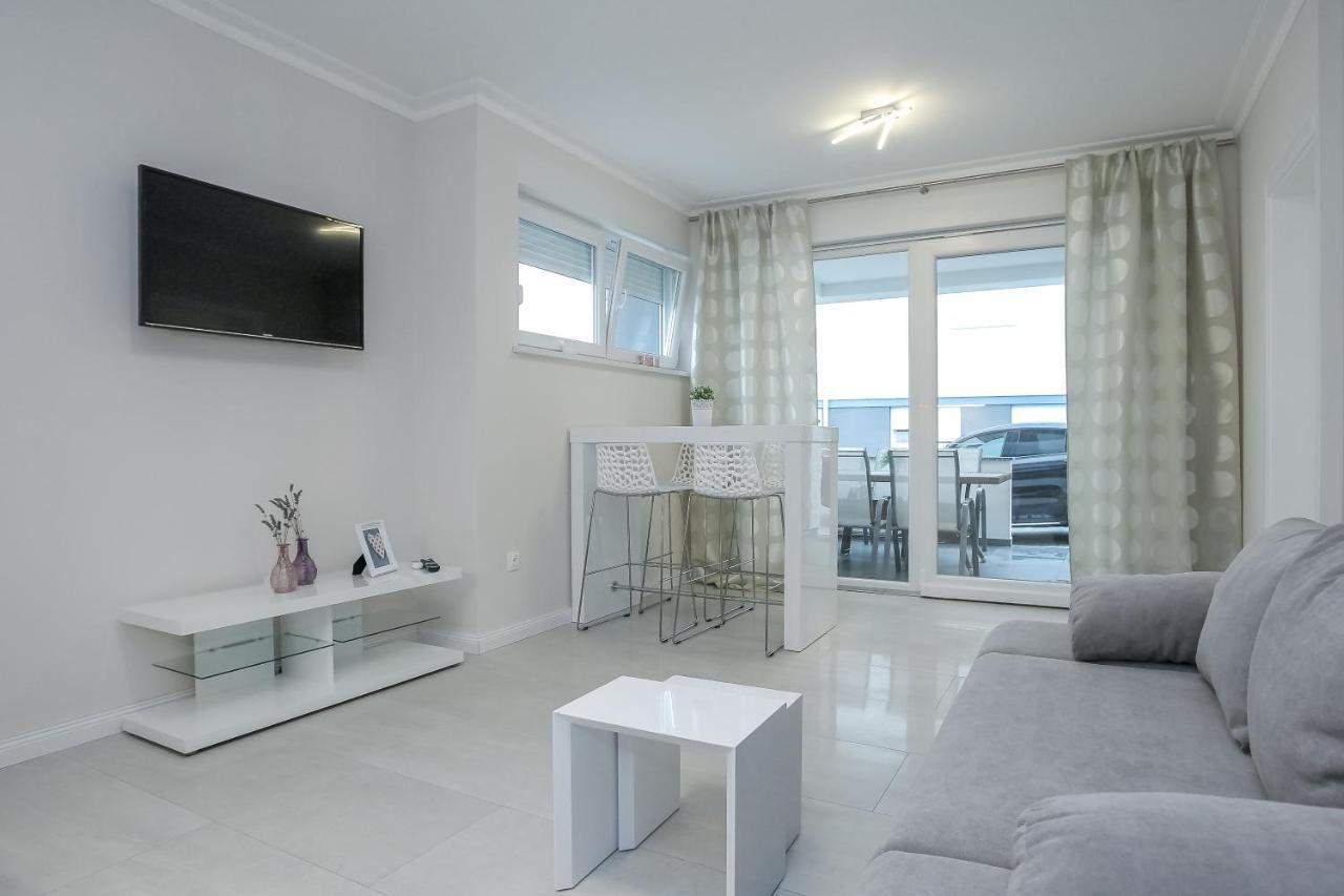 Apartments Tomana Novalja Luaran gambar