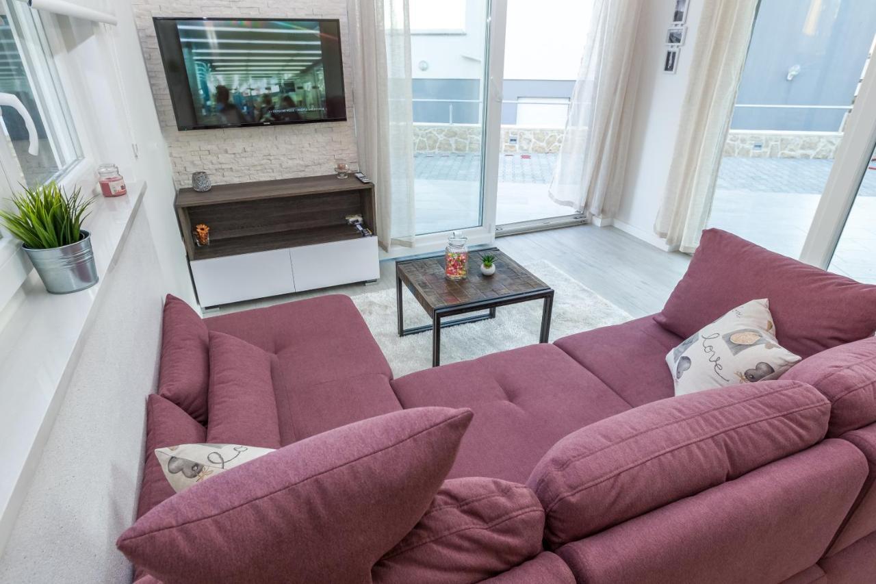 Apartments Tomana Novalja Bilik gambar